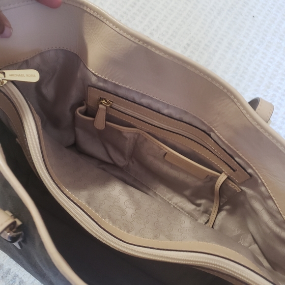 MK Bag - Picture 3 of 5